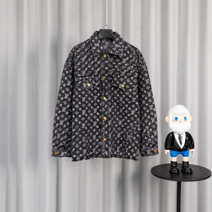 Picture of LV Sweater Suits _SKULVsz46-52sz30-36tltx0941255